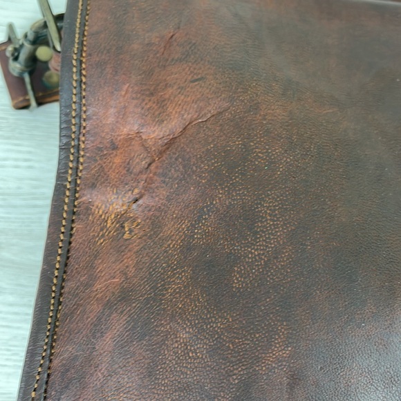 What Daisy Did Leather Messenger Bag - Picture 8 of 16